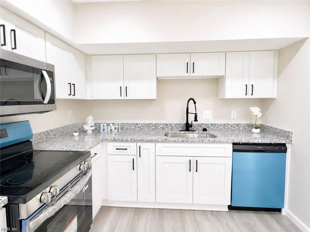 20 Cantamar CT, Hampton, VA 23664