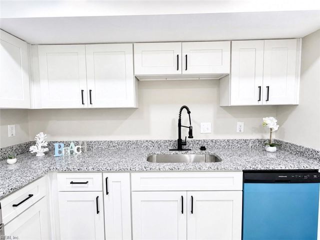 20 Cantamar CT, Hampton, VA 23664