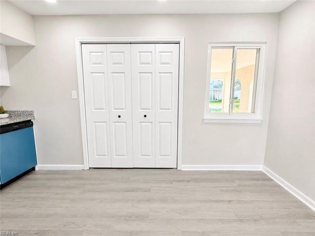 20 Cantamar CT, Hampton, VA 23664