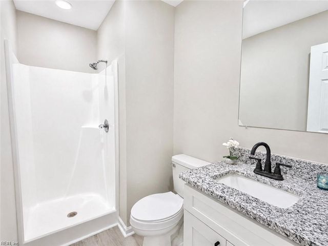 20 Cantamar CT, Hampton, VA 23664