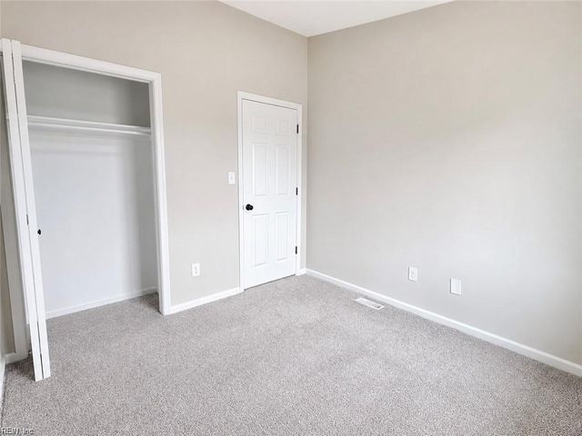 20 Cantamar CT, Hampton, VA 23664