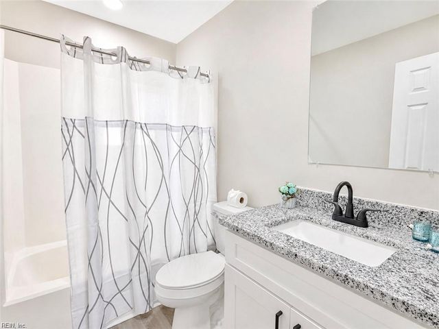 20 Cantamar CT, Hampton, VA 23664