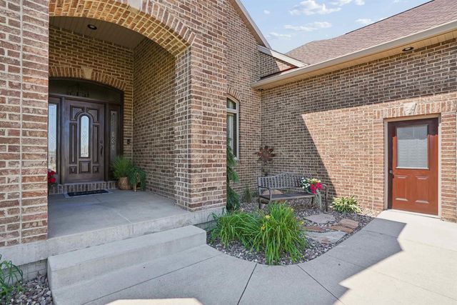 1711 Greenhill Drive, Cedar Falls, IA 50613