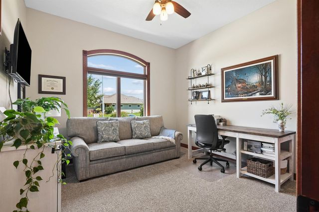 1711 Greenhill Drive, Cedar Falls, IA 50613
