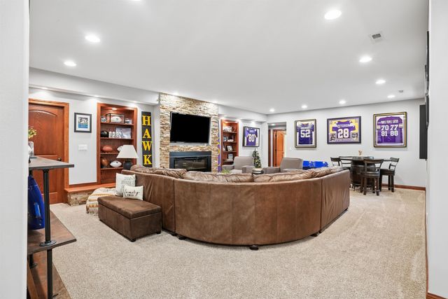 1711 Greenhill Drive, Cedar Falls, IA 50613