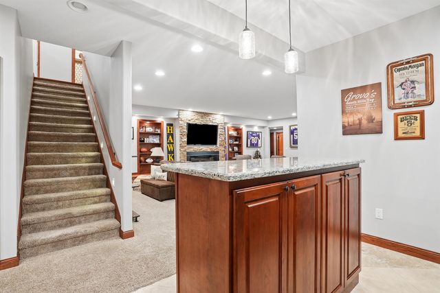 1711 Greenhill Drive, Cedar Falls, IA 50613