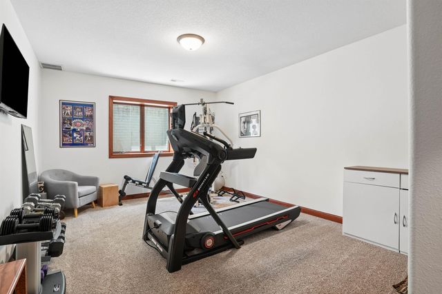 1711 Greenhill Drive, Cedar Falls, IA 50613