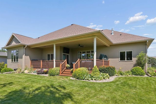 1711 Greenhill Drive, Cedar Falls, IA 50613