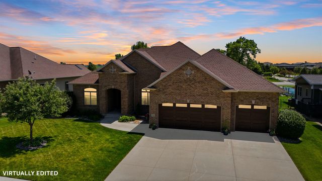1711 Greenhill Drive, Cedar Falls, IA 50613