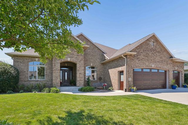 1711 Greenhill Drive, Cedar Falls, IA 50613