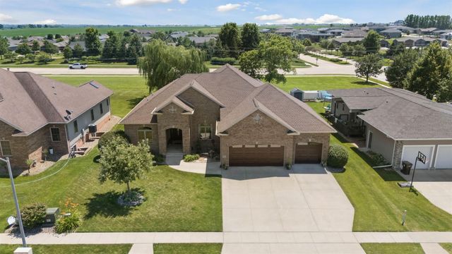 1711 Greenhill Drive, Cedar Falls, IA 50613