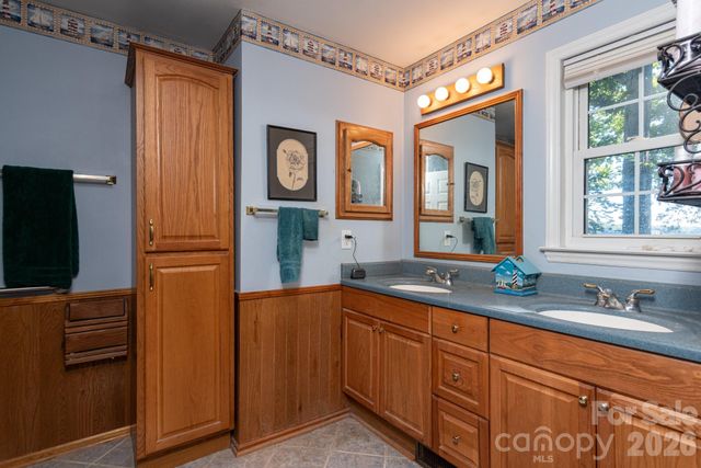 7889 Tradewinds Drive, Sherrills Ford, NC 28673
