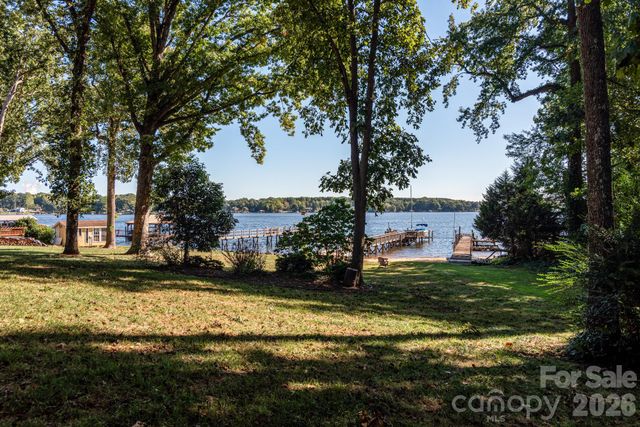7889 Tradewinds Drive, Sherrills Ford, NC 28673