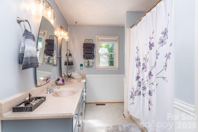 7889 Tradewinds Drive, Sherrills Ford, NC 28673