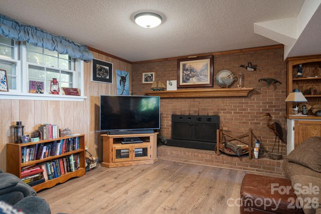 7889 Tradewinds Drive, Sherrills Ford, NC 28673