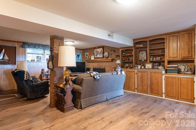 7889 Tradewinds Drive, Sherrills Ford, NC 28673