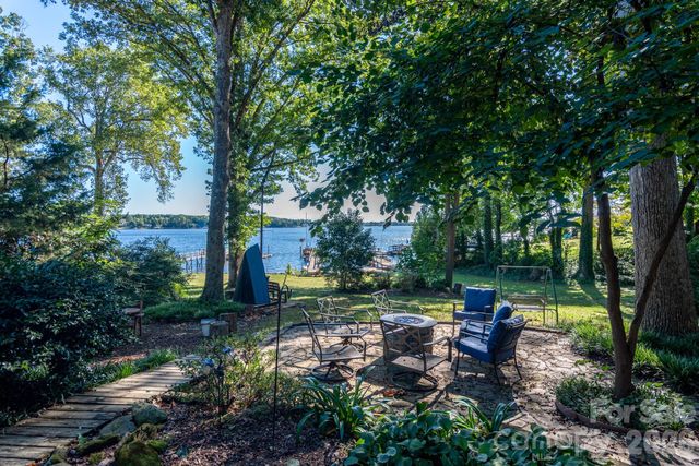7889 Tradewinds Drive, Sherrills Ford, NC 28673