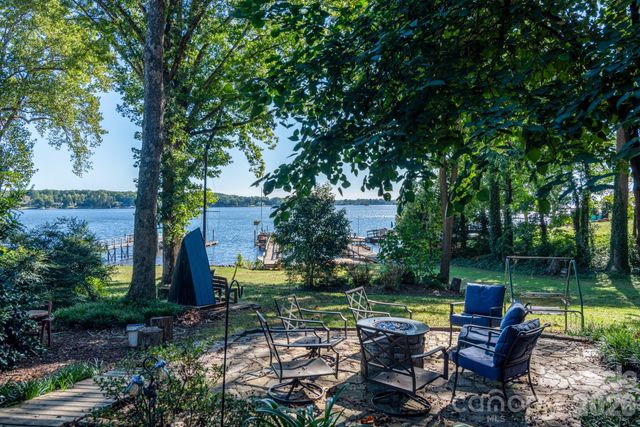 7889 Tradewinds Drive, Sherrills Ford, NC 28673