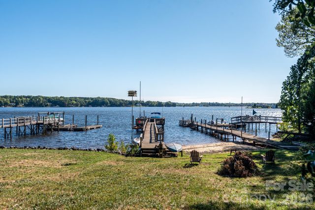 7889 Tradewinds Drive, Sherrills Ford, NC 28673