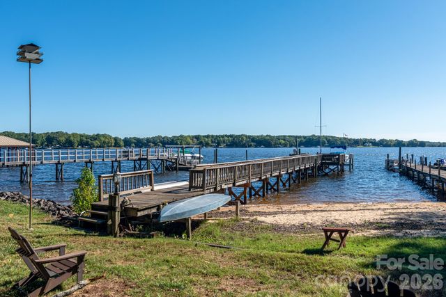 7889 Tradewinds Drive, Sherrills Ford, NC 28673