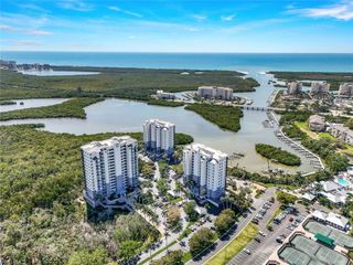 425 Cove Tower DR # 1003, Naples, FL 34110