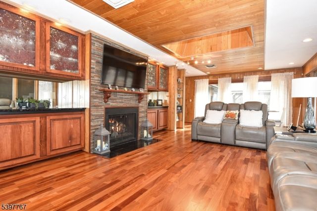 7 Jefferson Pl, Wayne Twp., NJ 07470