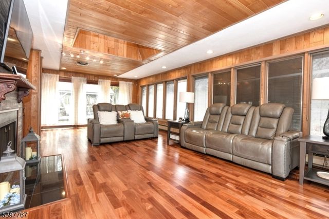 7 Jefferson Pl, Wayne Twp., NJ 07470