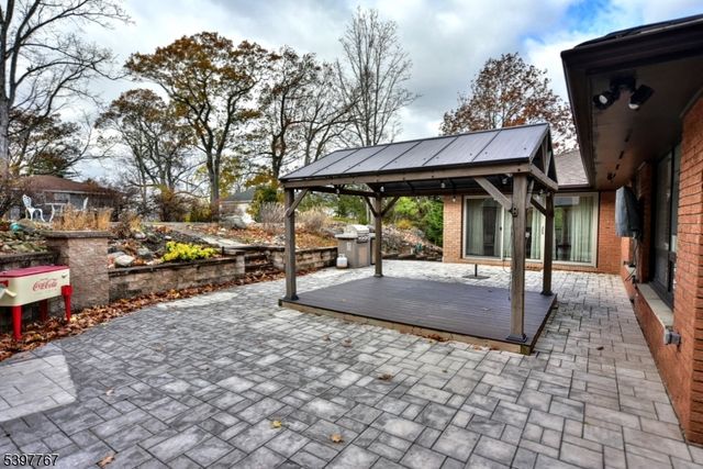 7 Jefferson Pl, Wayne Twp., NJ 07470