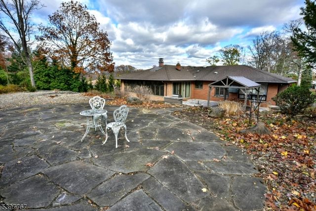 7 Jefferson Pl, Wayne Twp., NJ 07470