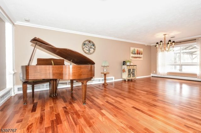 7 Jefferson Pl, Wayne Twp., NJ 07470