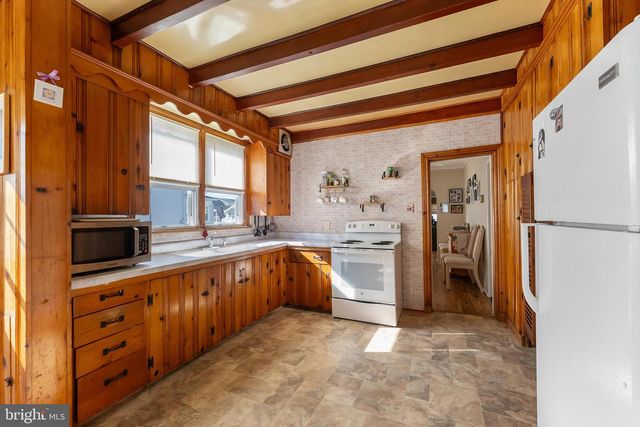 221 W 25TH AVE, Wildwood, NJ 08260