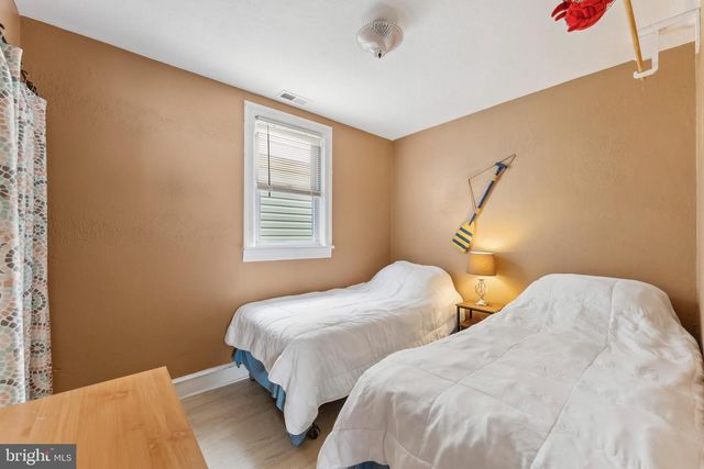 221 W 25TH AVE, Wildwood, NJ 08260