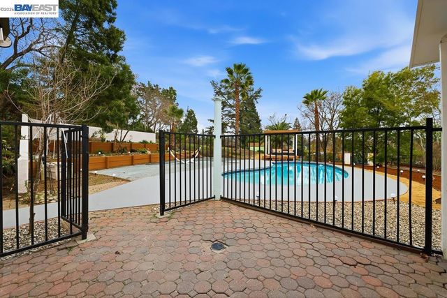 209 209 Gerry Ct, Walnut Creek, CA 94596