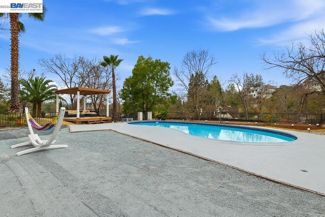 209 209 Gerry Ct, Walnut Creek, CA 94596