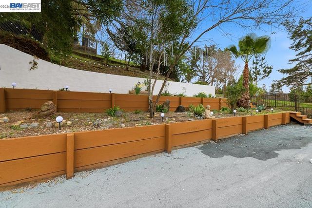 209 209 Gerry Ct, Walnut Creek, CA 94596