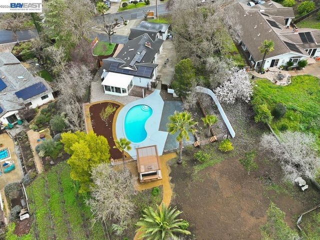 209 209 Gerry Ct, Walnut Creek, CA 94596