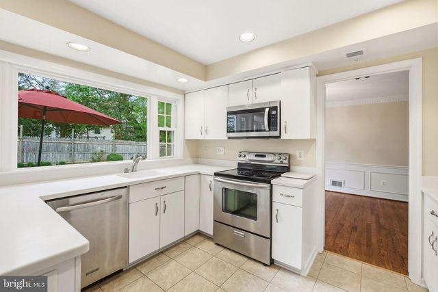 12740 LINCOLNSHIRE DR, Potomac, MD 20854