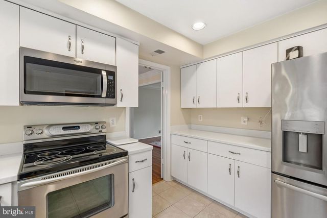 12740 LINCOLNSHIRE DR, Potomac, MD 20854