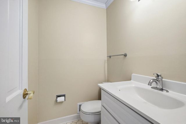 12740 LINCOLNSHIRE DR, Potomac, MD 20854