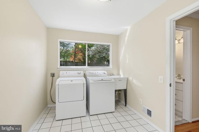 12740 LINCOLNSHIRE DR, Potomac, MD 20854