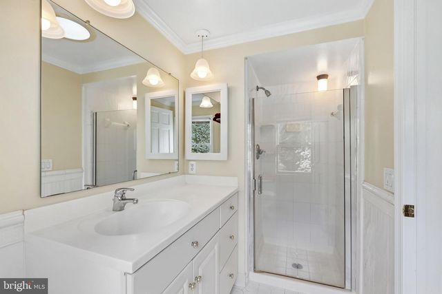 12740 LINCOLNSHIRE DR, Potomac, MD 20854