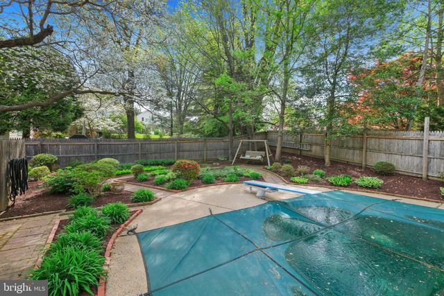 12740 LINCOLNSHIRE DR, Potomac, MD 20854