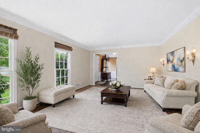 12740 LINCOLNSHIRE DR, Potomac, MD 20854