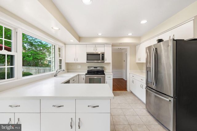 12740 LINCOLNSHIRE DR, Potomac, MD 20854