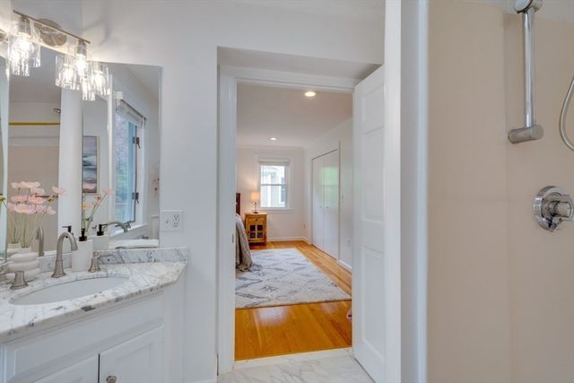 29 Parker Rd, Needham, MA 02494