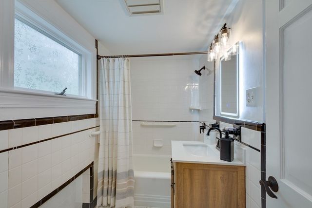 29 Parker Rd, Needham, MA 02494