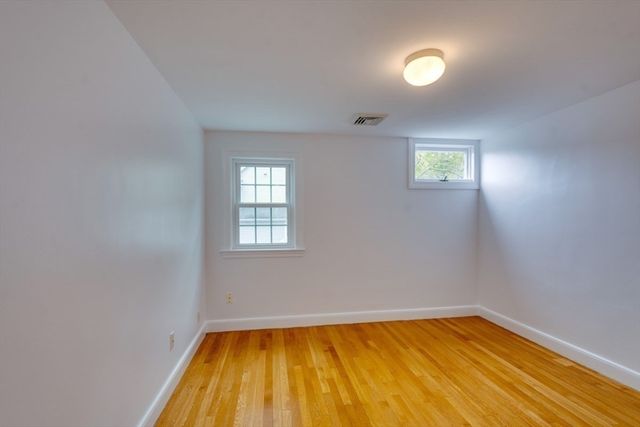 29 Parker Rd, Needham, MA 02494