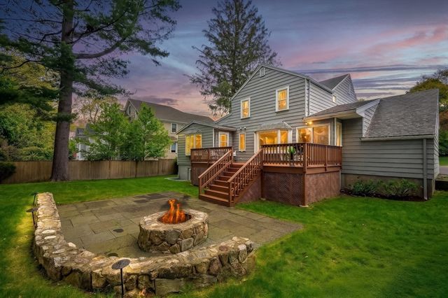 29 Parker Rd, Needham, MA 02494