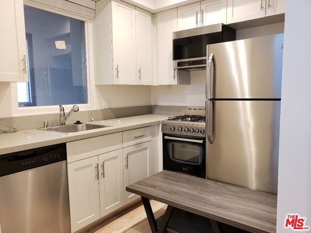 517 N Harvard Boulevard, Los Angeles, CA 90004
