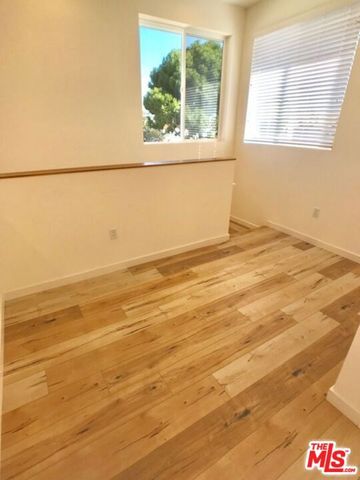 517 N Harvard Boulevard, Los Angeles, CA 90004